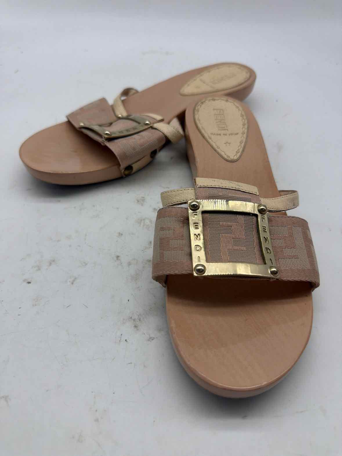 Pre-Owned Fendi Pink Size 6.5 Wood Slide Sandals | True Fashionistas.