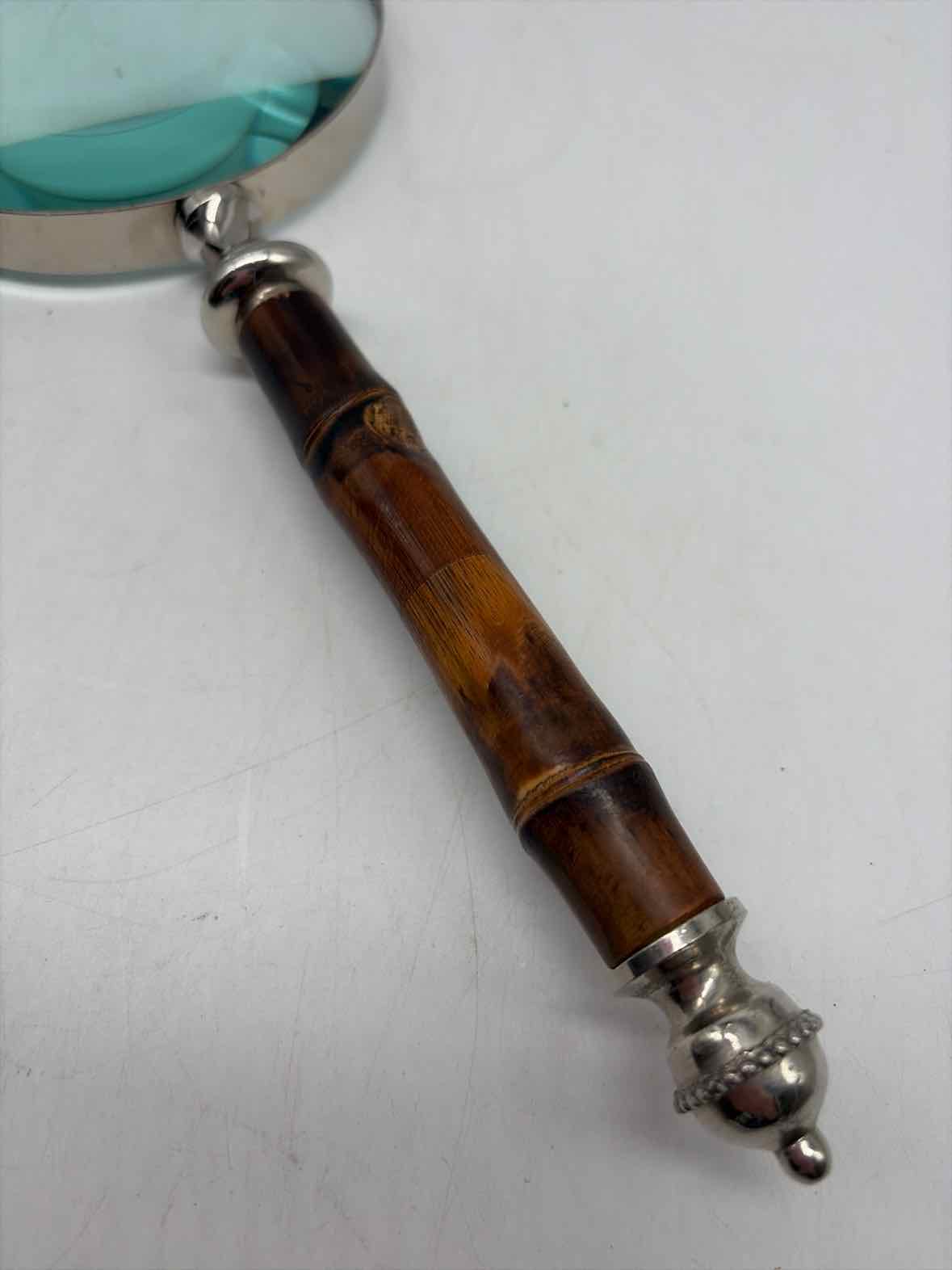 Magnifying Glass With Bamboo Handle | True Fashionistas.
