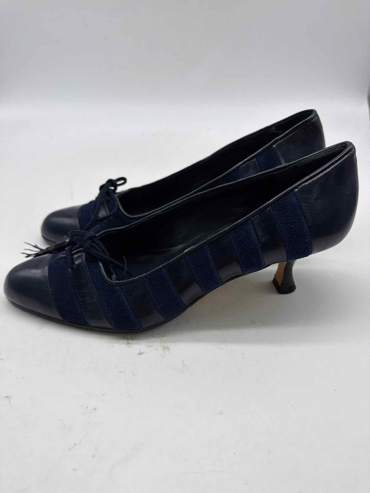 Pre-Owned Manolo Blahnik Navy Size 5.5 Pump Heels | True Fashionistas.