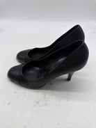 Pre-Owned Chanel Black Size 9 Leather Pump Heels | True Fashionistas.