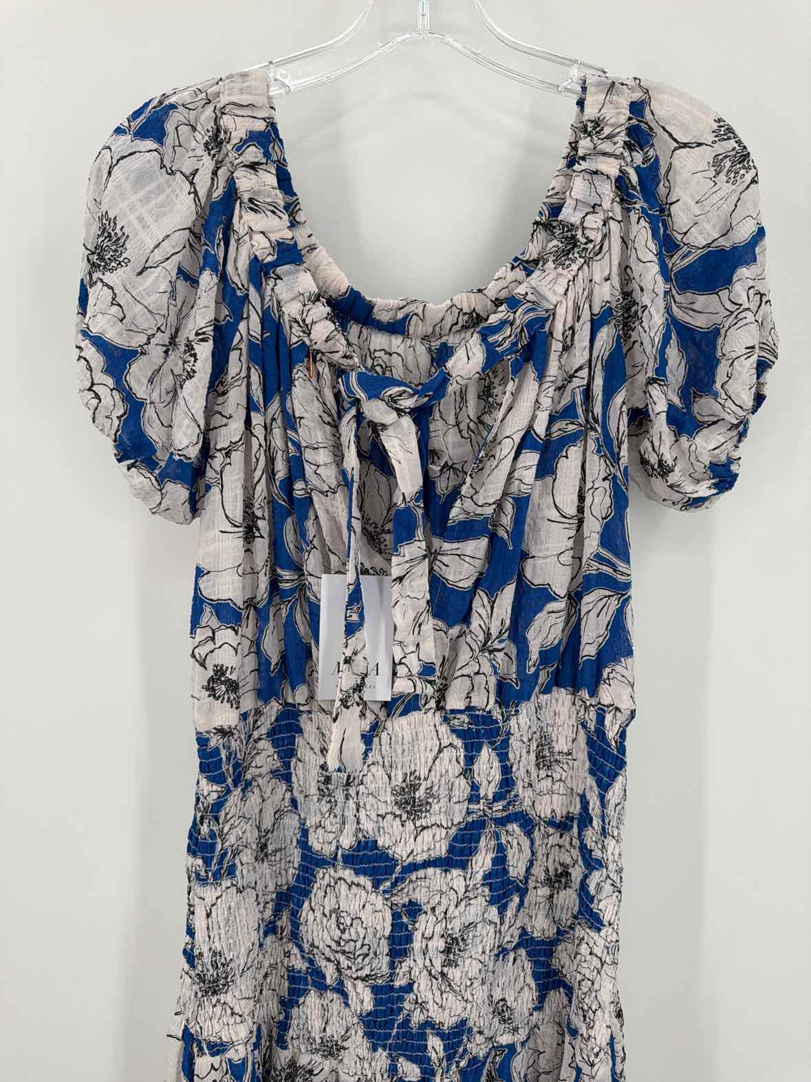 Pre-Owned Misa Blue Size XS Long Short Sleeve Dress | True Fashionistas.