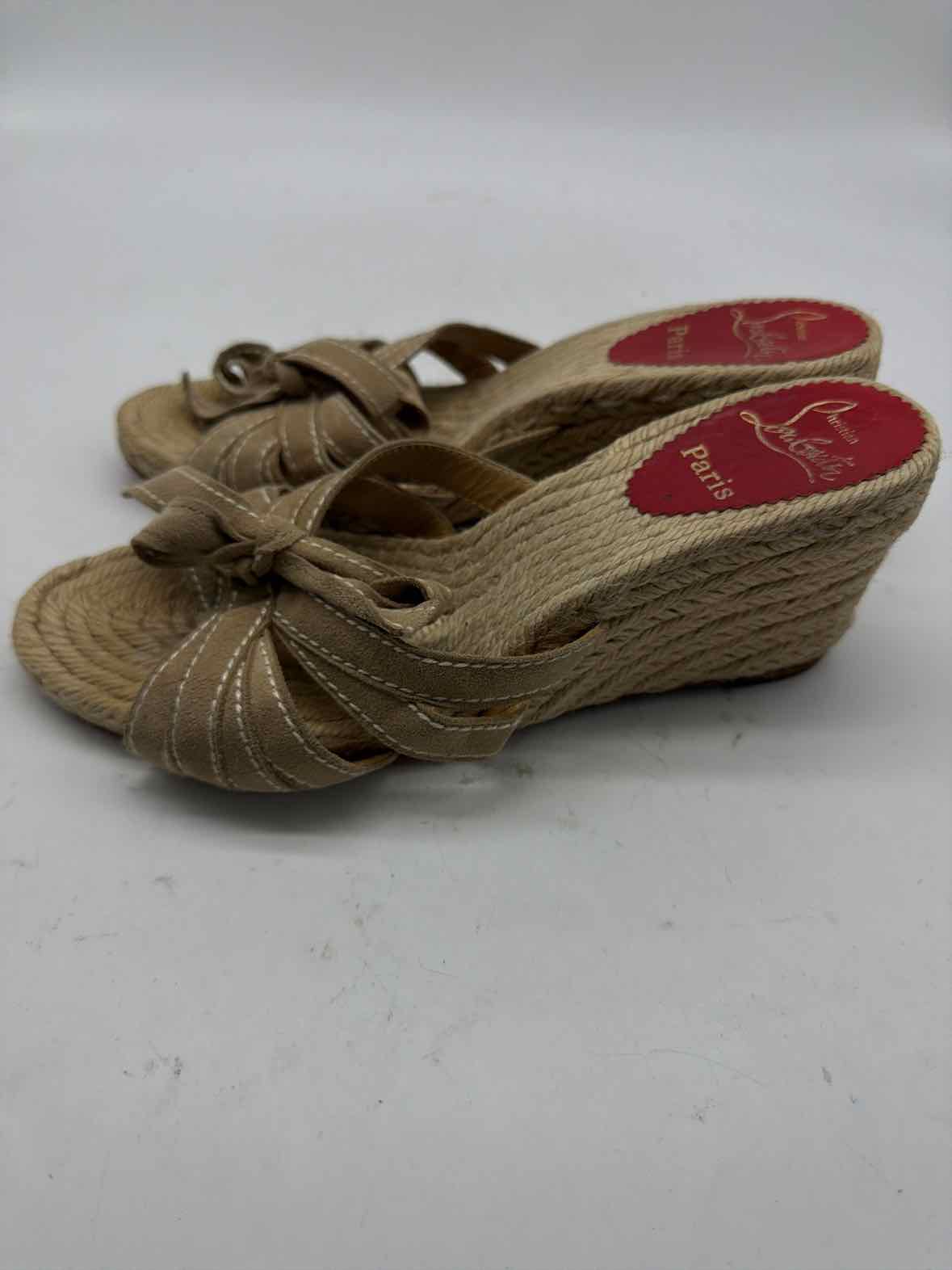 Pre-Owned Christian Louboutin Tan Size 39 Wedge Heels | True Fashionistas.