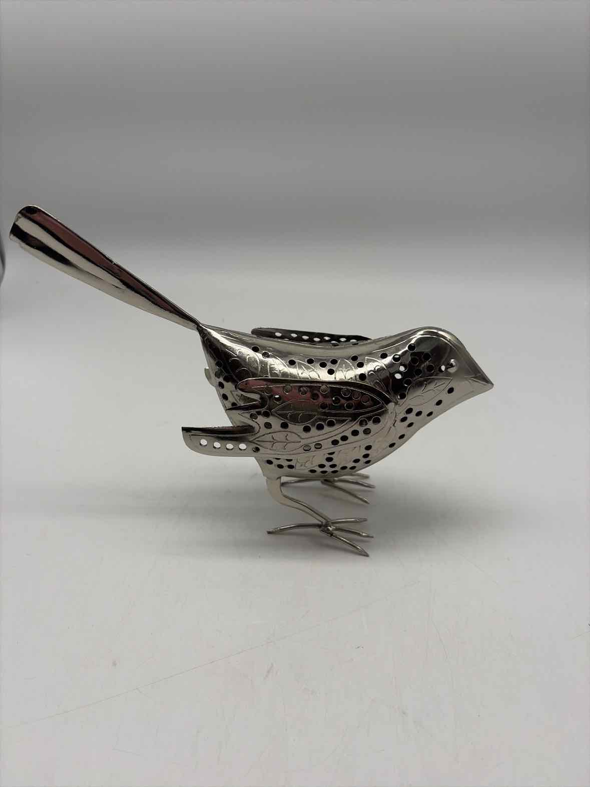 Silver Metal Decorative Bird | True Fashionistas.
