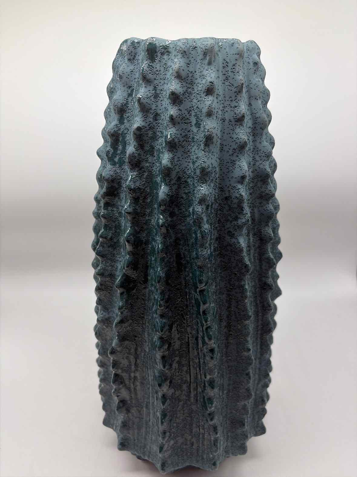 Blue Vase | True Fashionistas.