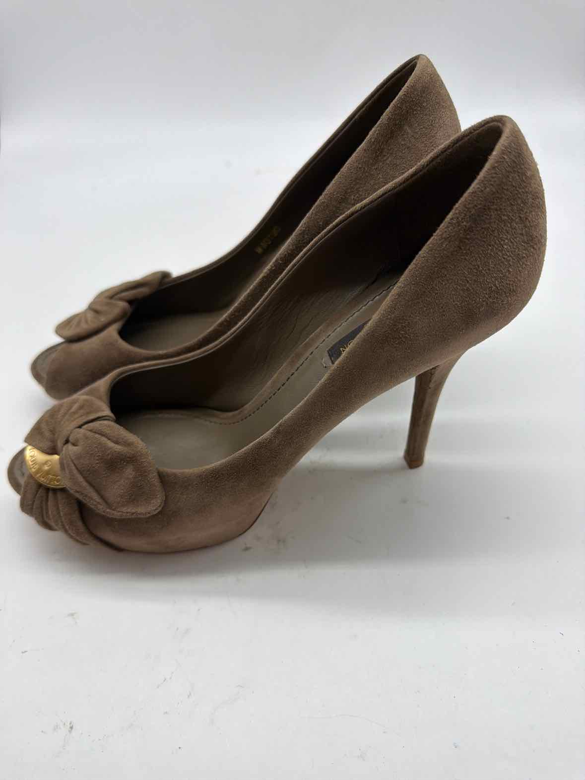 Pre-Owned Louis Vuitton Tan Size 8 Peep Toe Heels | True Fashionistas.