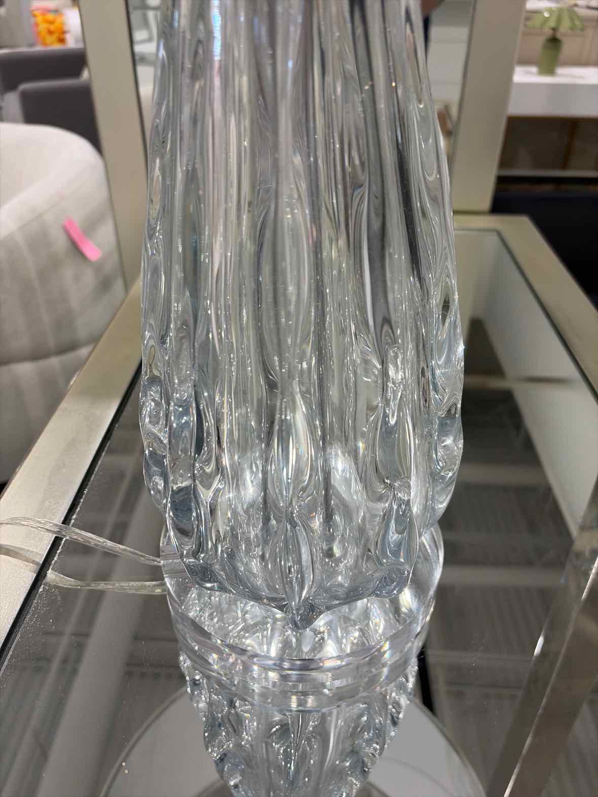 Clear Glass Ribbon Teardrop Lamp | True Fashionistas.