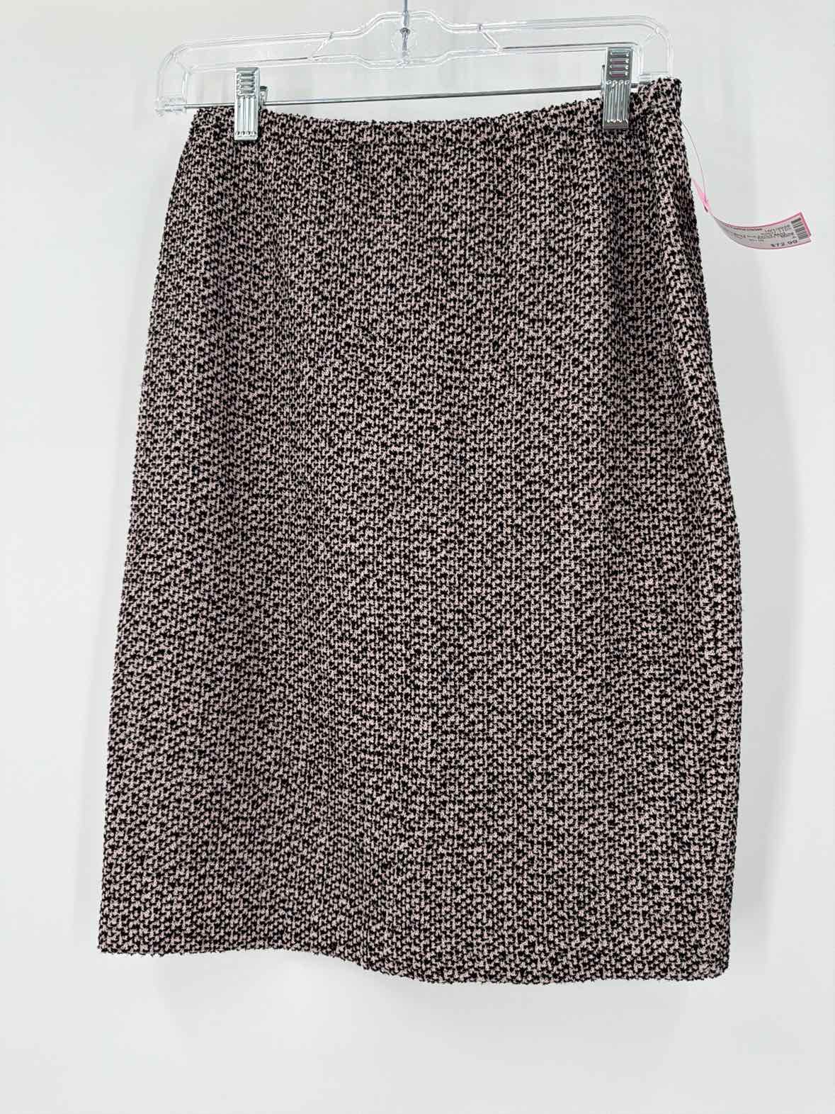 Pre-Owned St John Black Size 2 Knit Pencil Skirt | True Fashionistas.