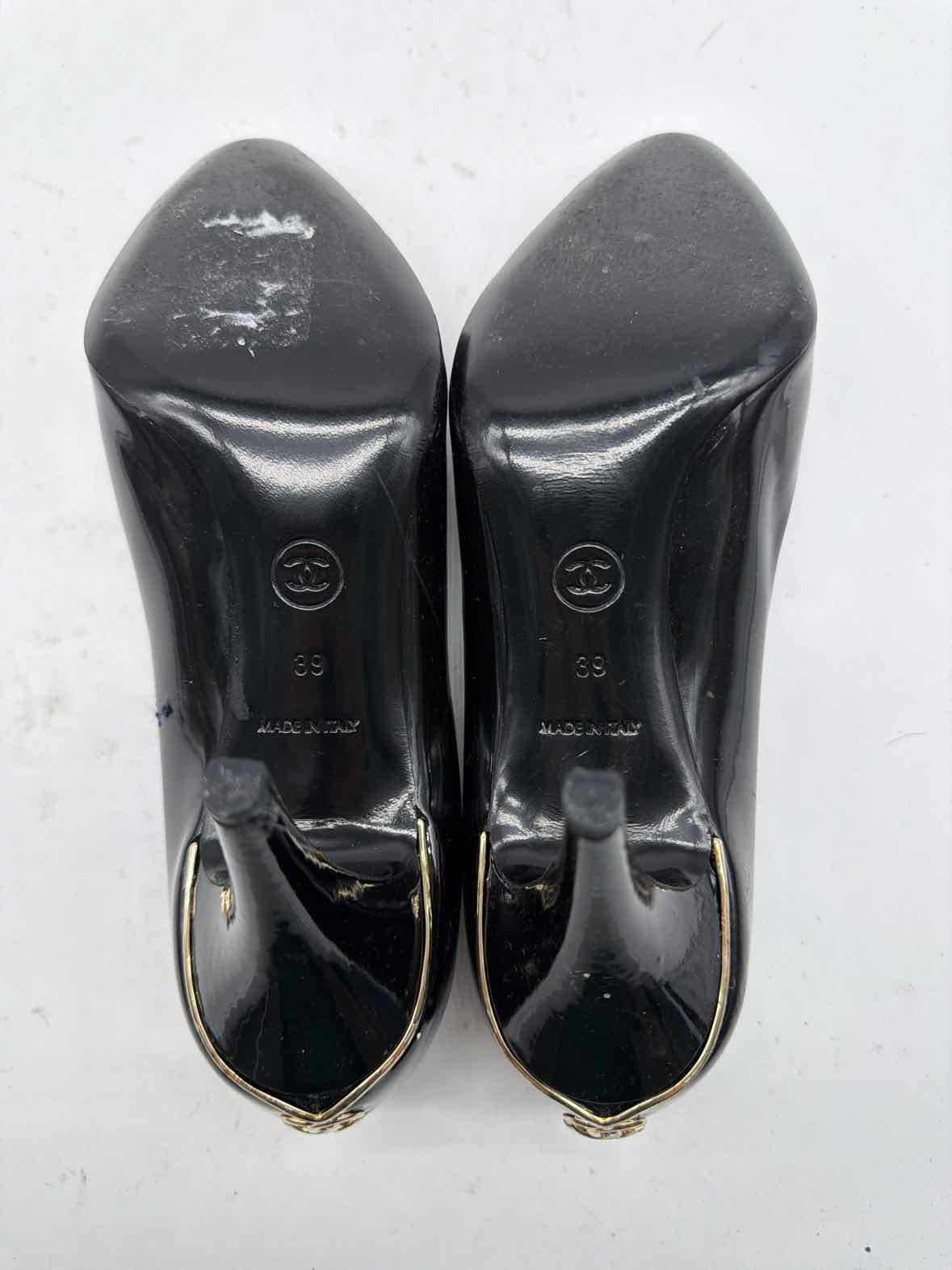 Pre-Owned Chanel Black Size 39 Patent Leather Pump Heels | True Fashionistas.