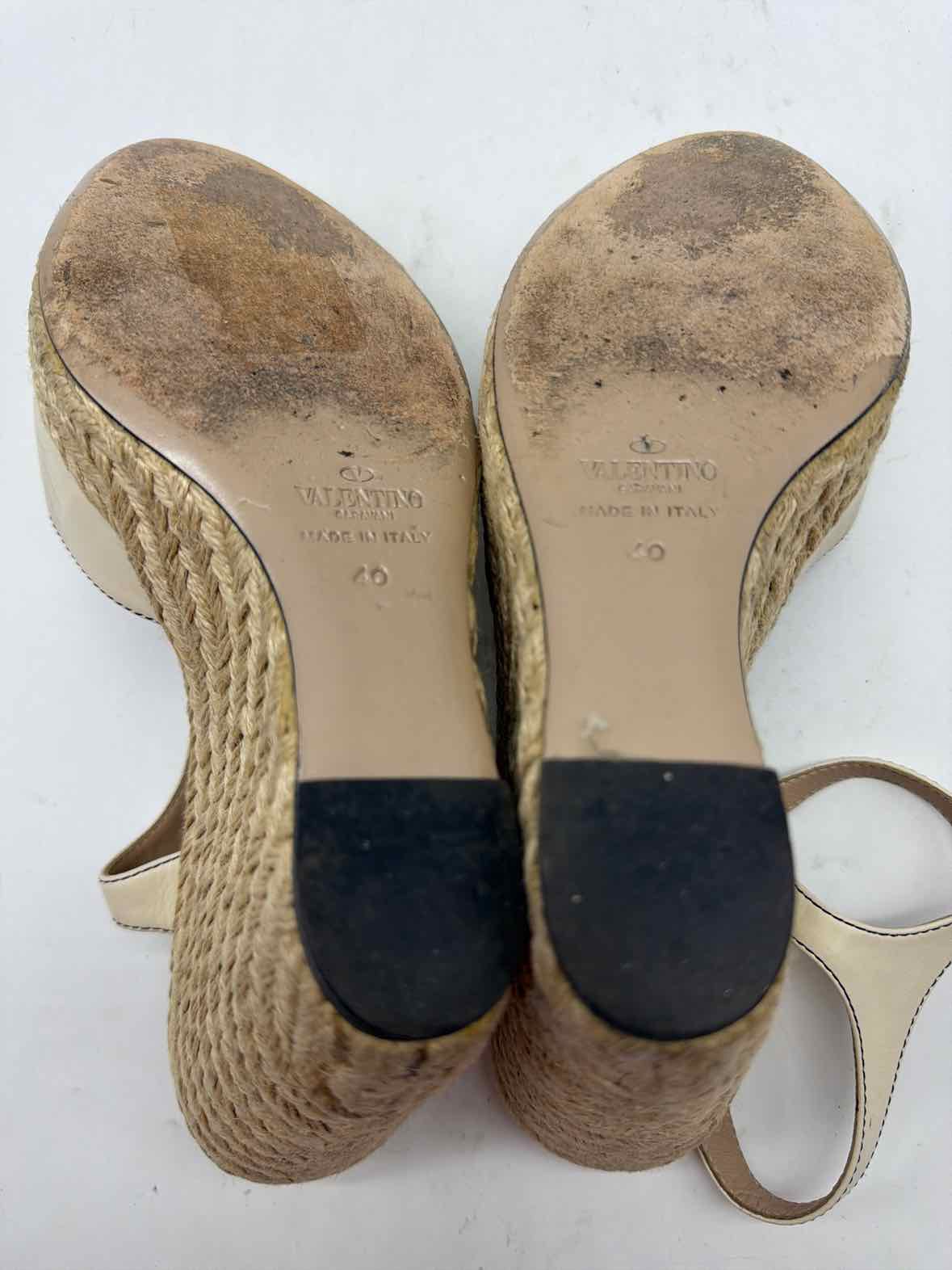 Pre-Owned Valentino Ivory Size 40 Wedge Heels | True Fashionistas.