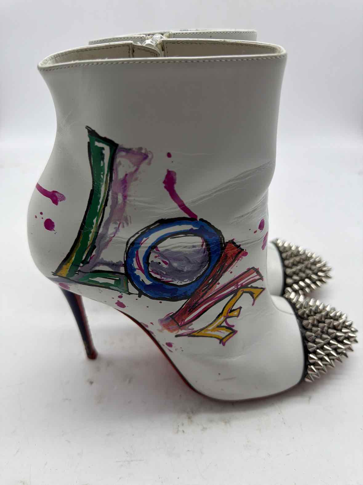 Pre-Owned Christian Louboutin White Size 6.5 Ankle Boot Boots | True Fashionistas.