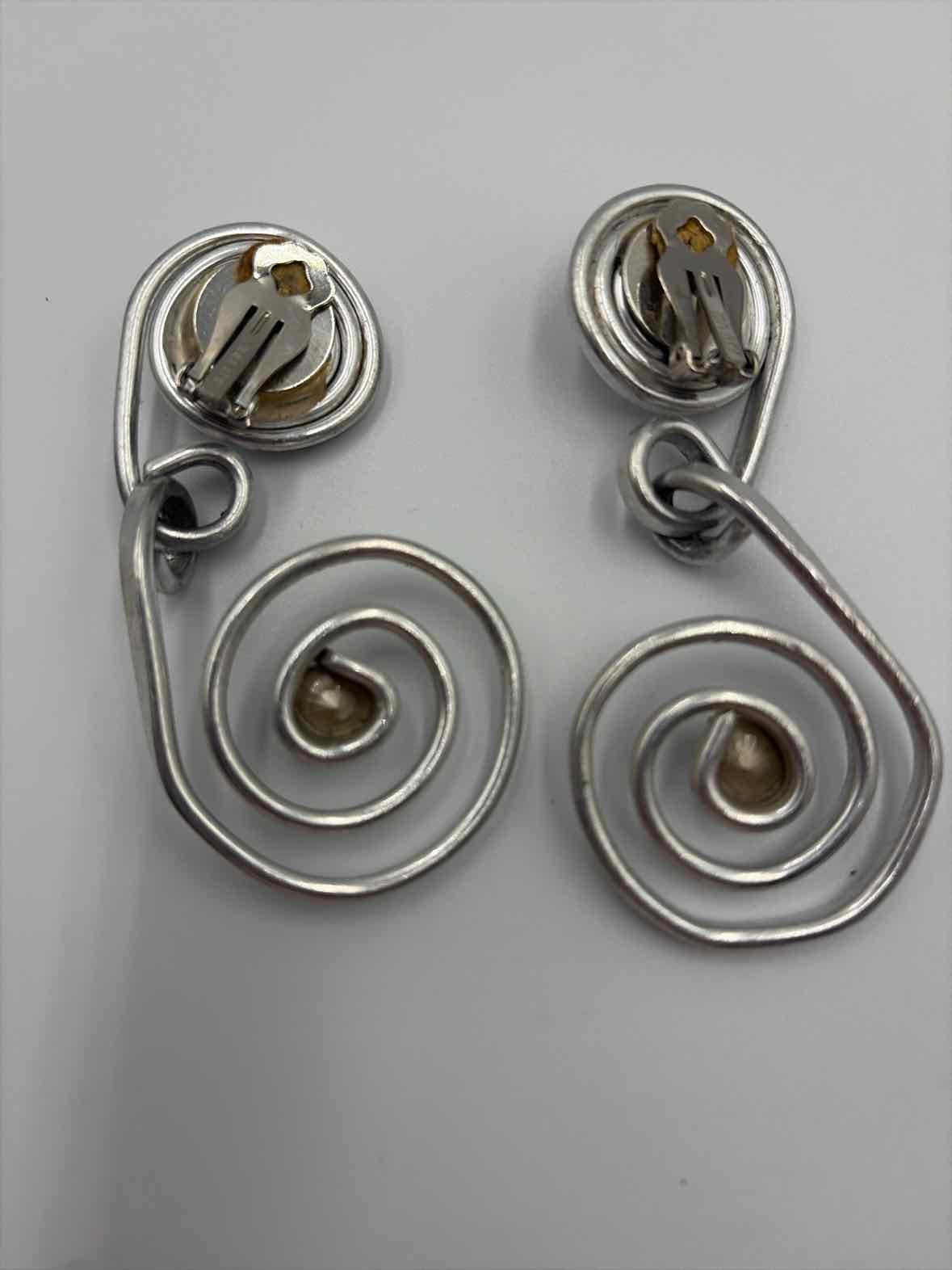 Jeff Lieb Silver clip Drop Earrings | True Fashionistas.