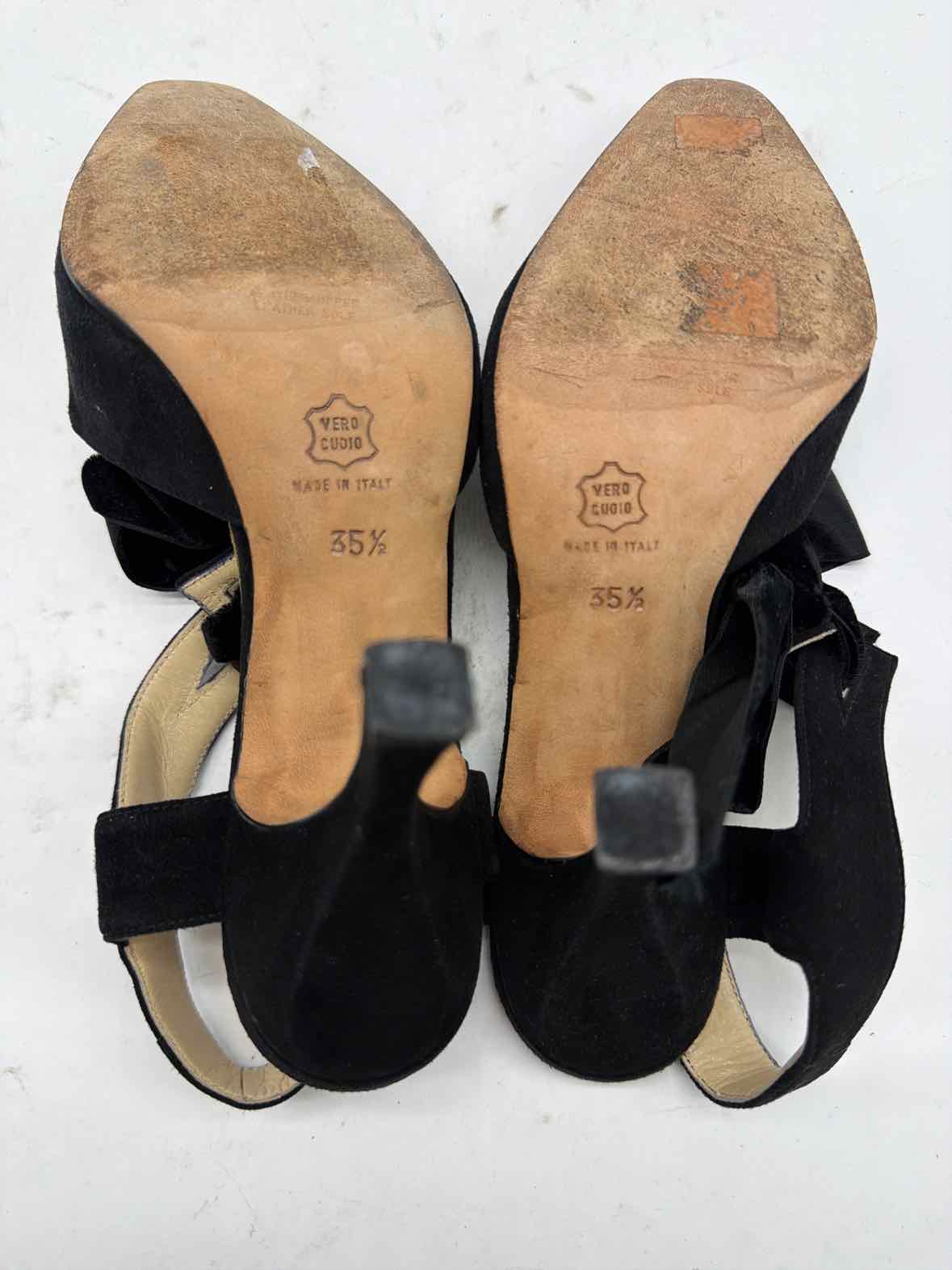 Pre-Owned Manolo Blahnik Black Size 35.5 Ankle Strap Heels | True Fashionistas.