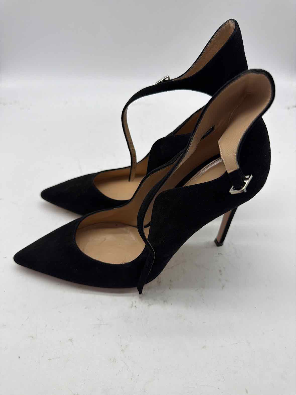 Pre-Owned Gianvito Rossi Black Size 9.5 Strappy Heels | True Fashionistas.