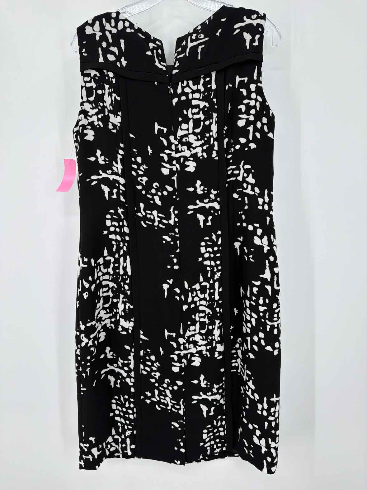 Pre-Owned Donna Morgan Black Size 12 Short Sleeveless Dress | True Fashionistas.