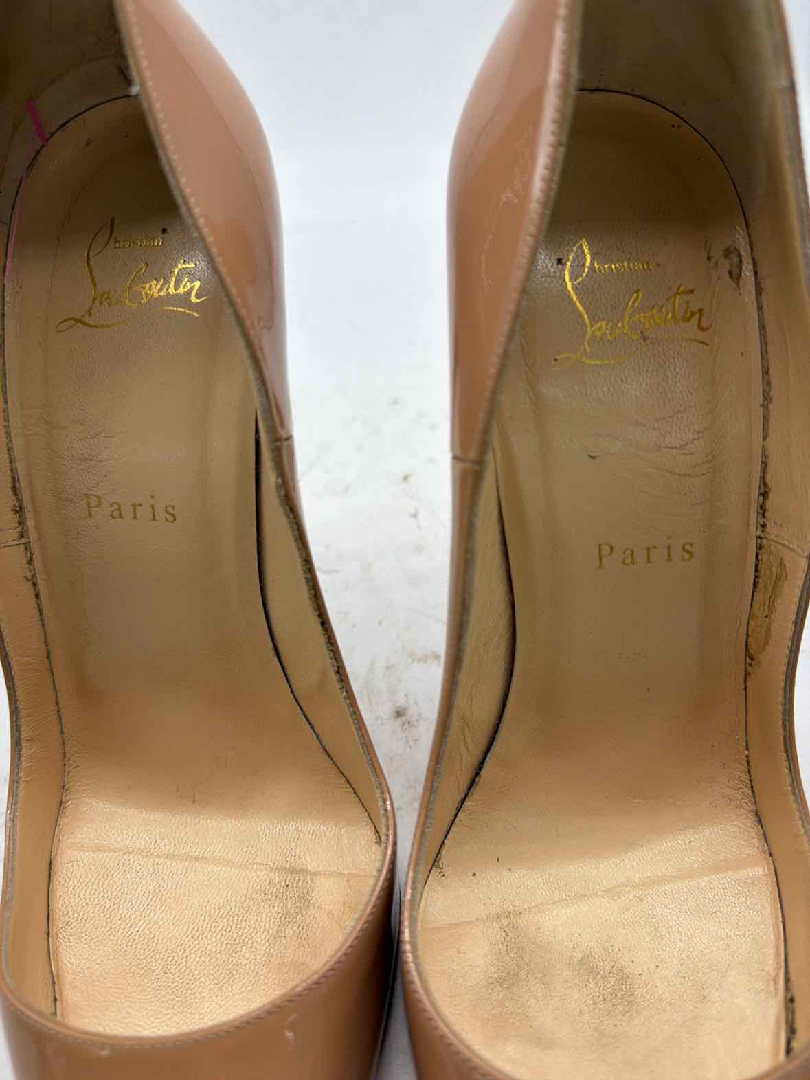 Pre-Owned Christian Louboutin Tan Size 9.5 Patent Leather Pump Heels | True Fashionistas.