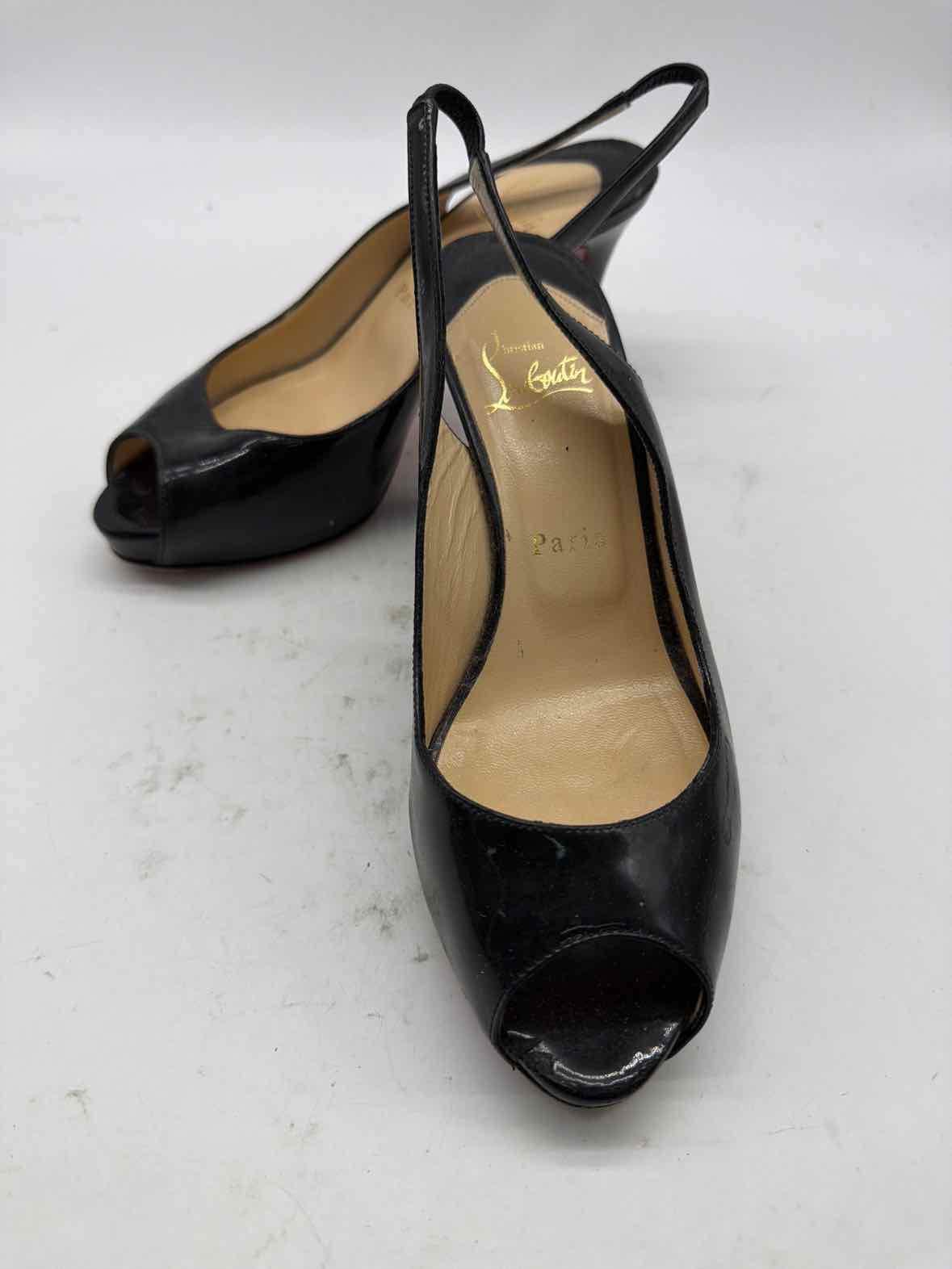Pre-Owned Christian Louboutin Black Size 7.5 Patent Leather Slingback Heels | True Fashionistas.
