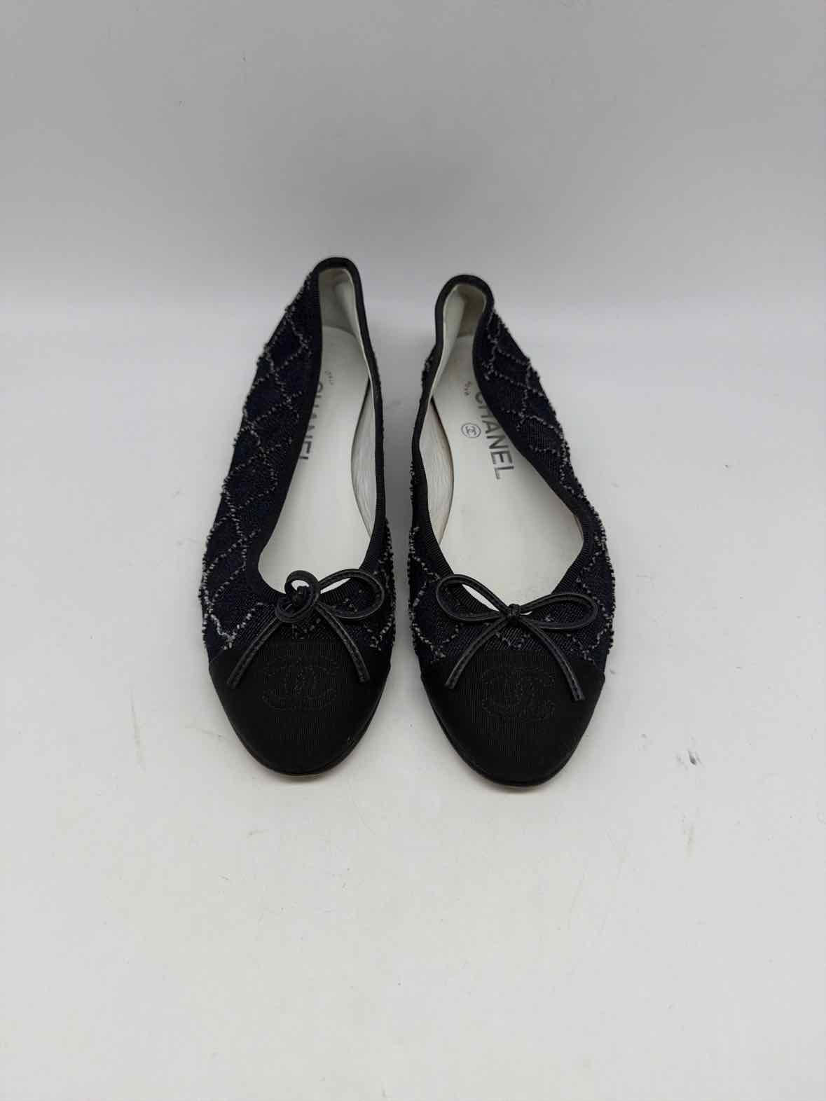 Pre-Owned Chanel Navy Size 36 Slip Flats | True Fashionistas.