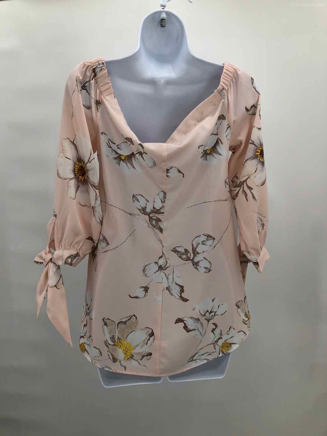 JOA Los Angeles Pink Size Small Floral Open Shoulder Blouse | True Fashionistas.